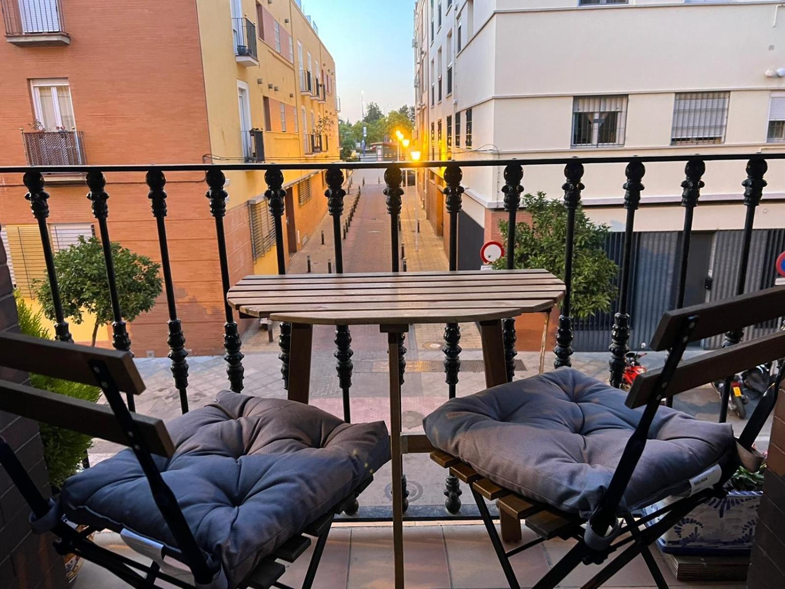 Apartamento Con Balcon Castilla Triana Seville Ngoại thất bức ảnh